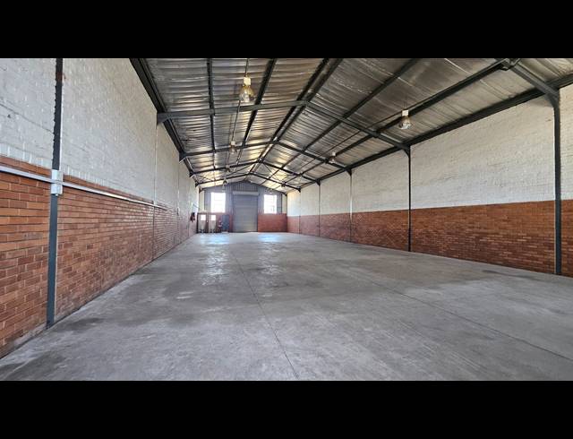 330M² WAREHOUSE TO LET IN ROSSLYN